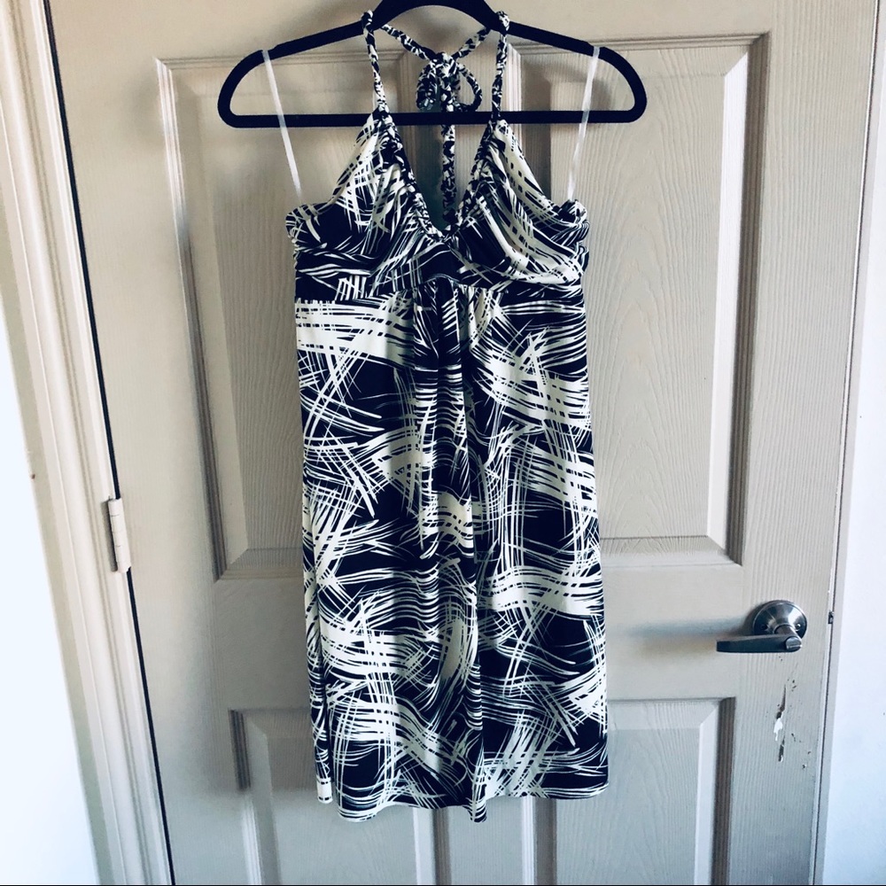 Funky Patterned Halter Dress - Picture 4 of 8